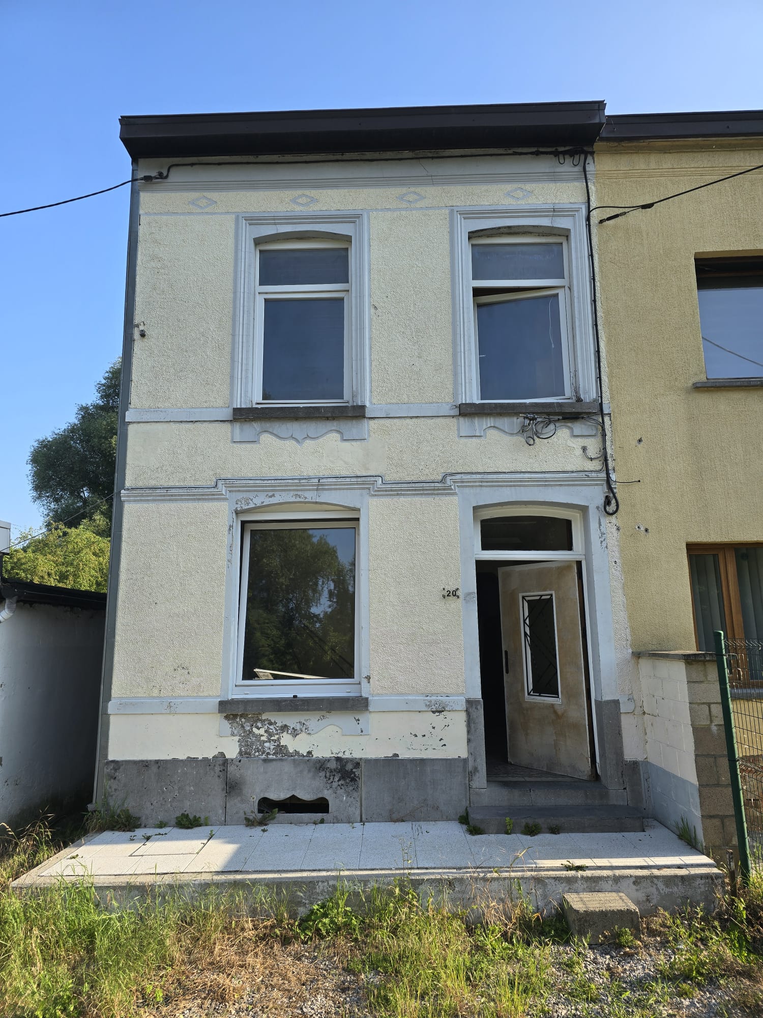 Habitation avant renovation des chassis en province de Namur